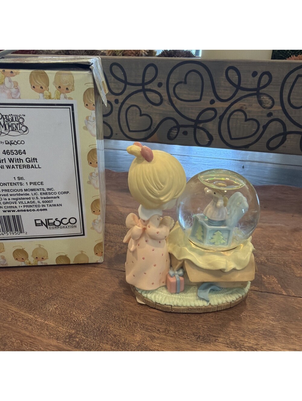 Vintage NIB Enesco Precious Moments 1998 Snowglobe Girl Looking At Angel Gift